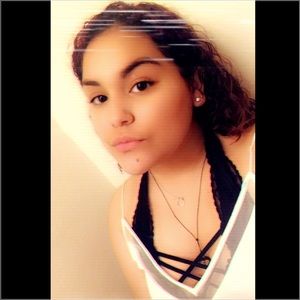 Meet your Posher, Destanie